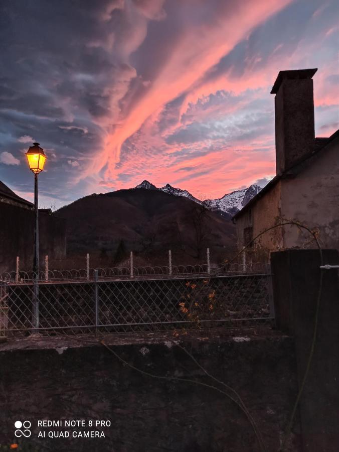 La Maison De Jeanne Osse-en-Aspe Dış mekan fotoğraf